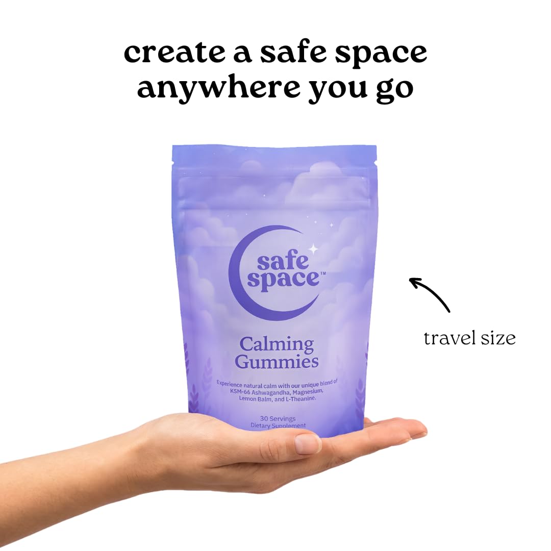 Sachet de Safe Space Gummies Calming avec un fond naturel
