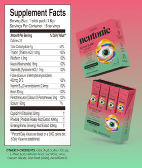 Sachets de poudre Neutonic empilés sur une surface blanche