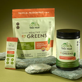 Sachets de poudre TERRA ORIGIN Greens Stick Pack dans un sac de sport