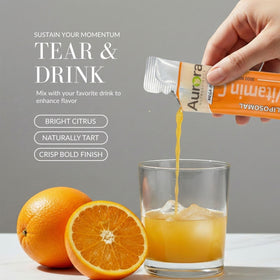 Sachets de vitamine C sur une table avec des fruits