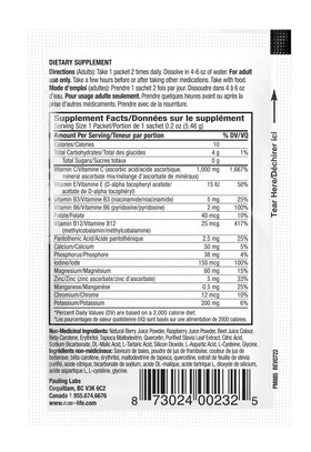 Sachets de vitamines Ener-C avec un verre d'eau, préparation
