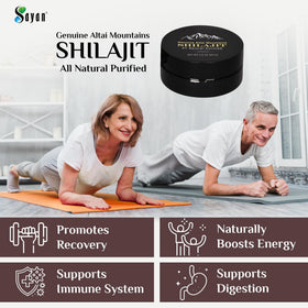 Sayan Shilajit Résine avec une tasse de thé