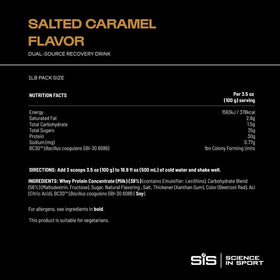 Science in Sport BETA use poudre de protéine au caramel salé, préparation dans un shaker