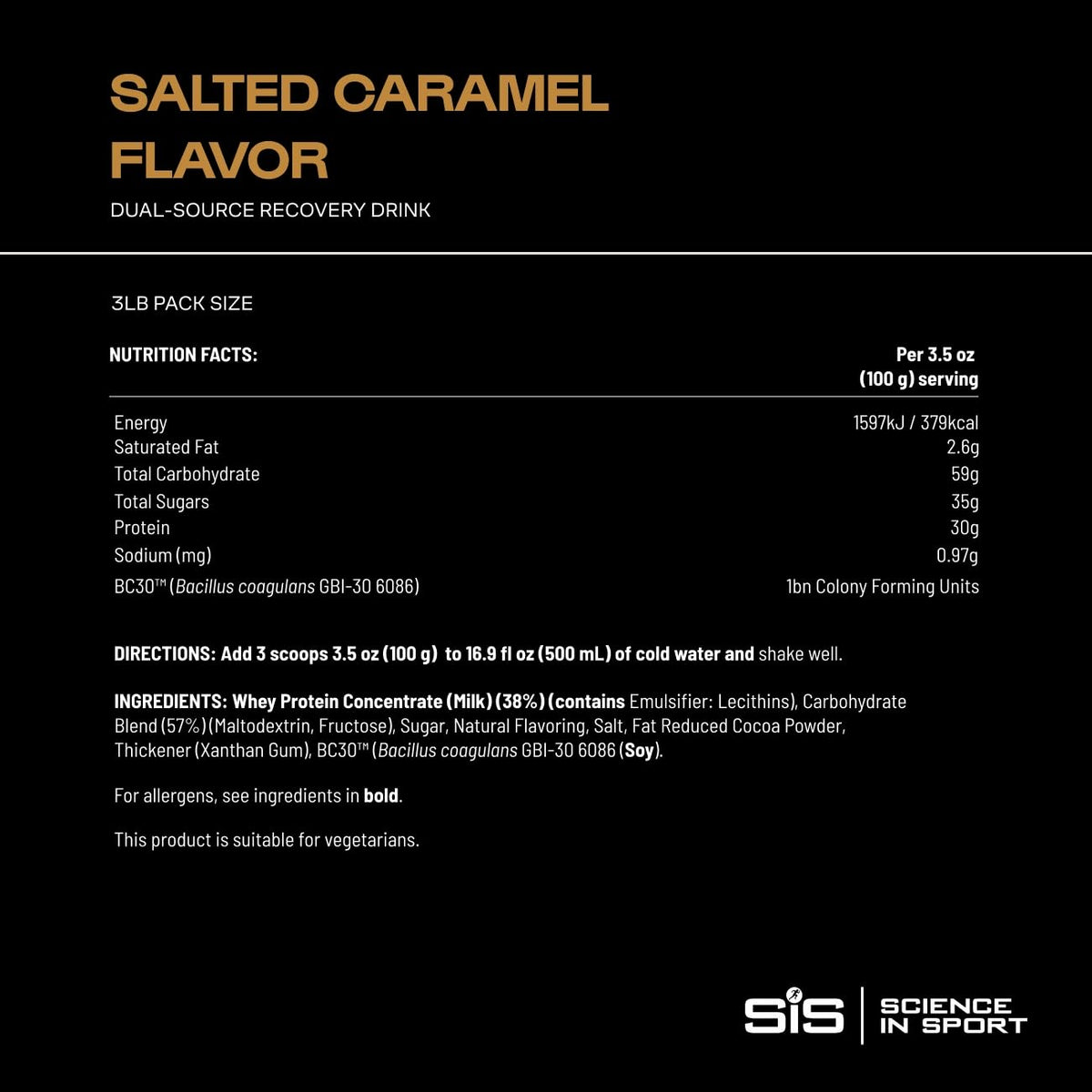 Science in Sport BETA use poudre de protéines 30g au caramel salé mélangée avec de l'eau