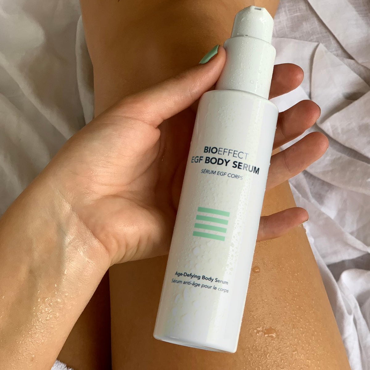 Sérum Bioeffect EGF avec accessoires de soins de la peau