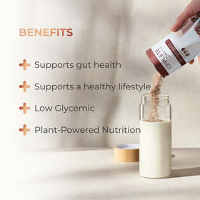 Shakes Complets Juice Plus+ chocolat sur table avec fruits