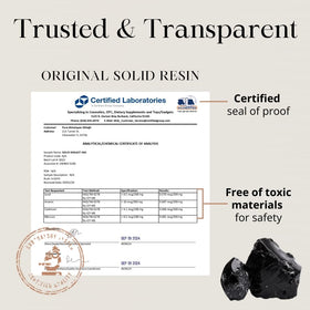 Shilajit solide dans un environnement naturel
