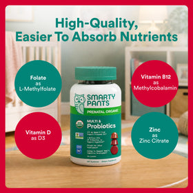 SmartyPants gummies prénatales bio sur une table