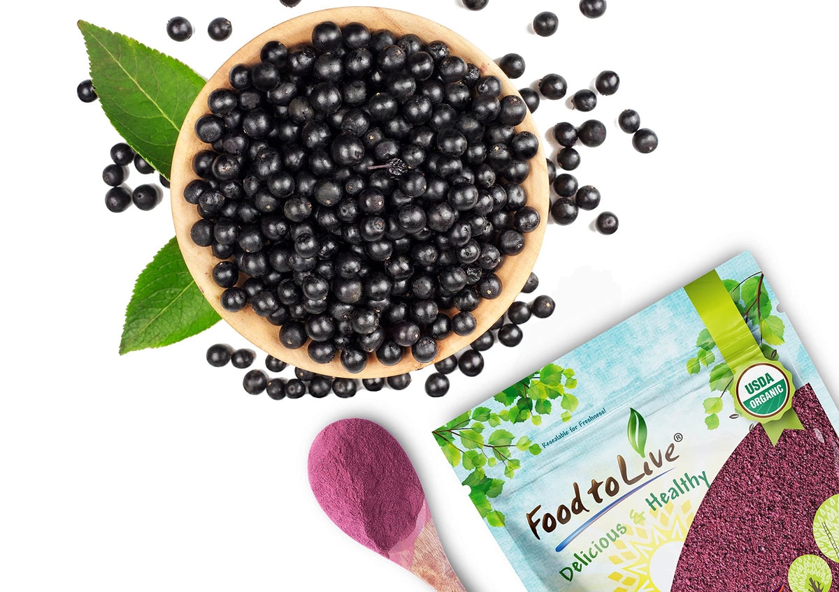 Smoothie préparé avec de la poudre de baies de sureau noir
