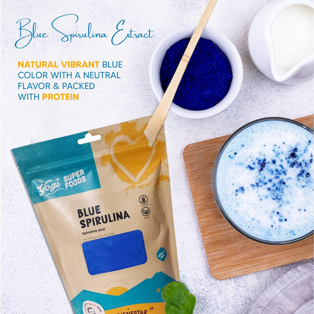 Smoothie préparé avec Poudre de Spiruline Bleue Yogi Super Foods