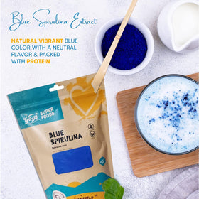 Smoothie préparé avec Poudre de Spiruline Bleue Yogi Super Foods