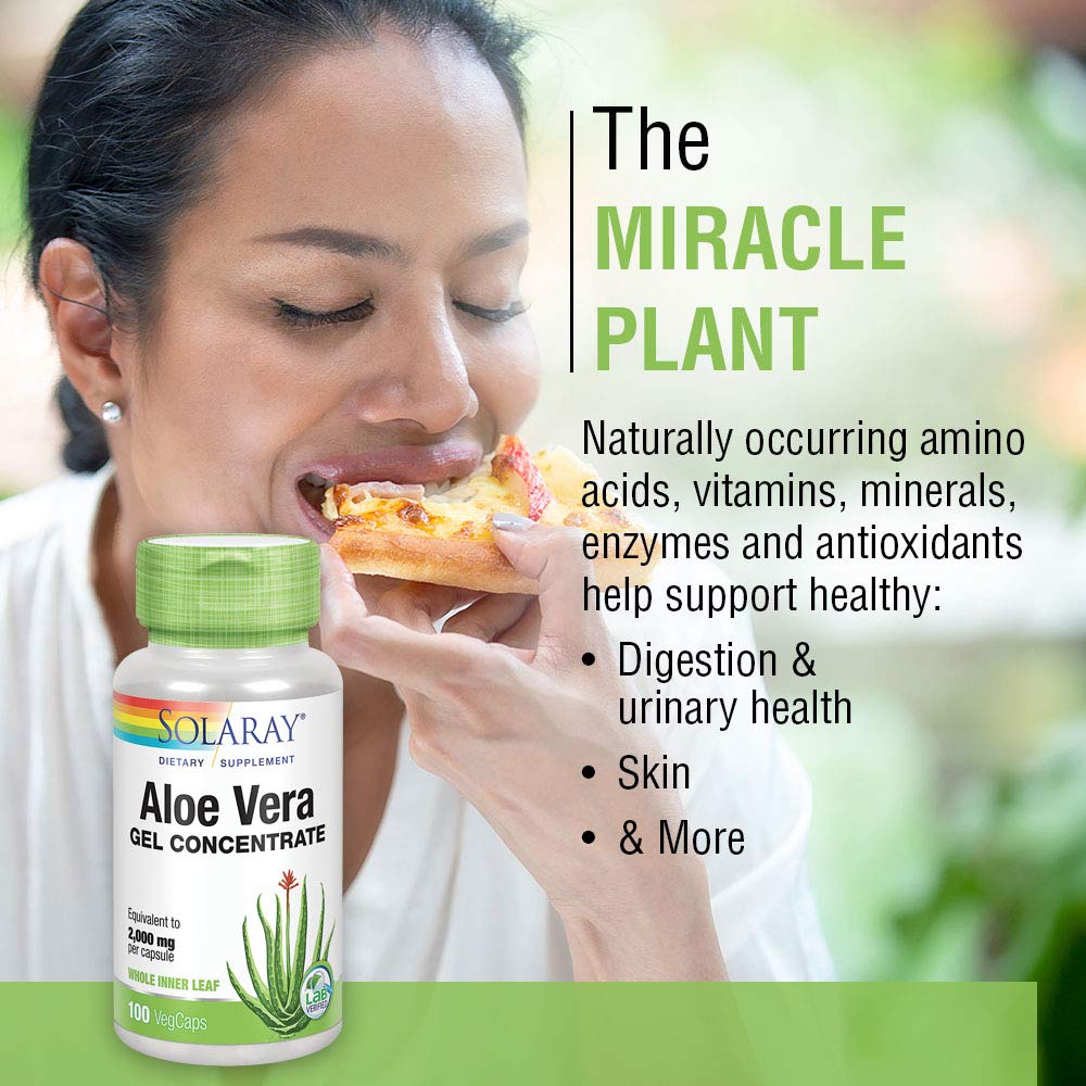 SOLARAY Gel Aloe Vera 2000mg, capsules sur une table en bois