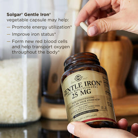 Solgar Gentle Iron 25mg capsules végétales sur une table