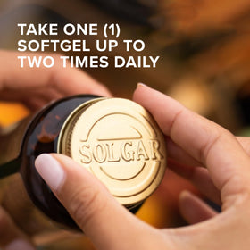 Solgar Ubiquinol 100 mg, gélules ouvertes montrant l'huile