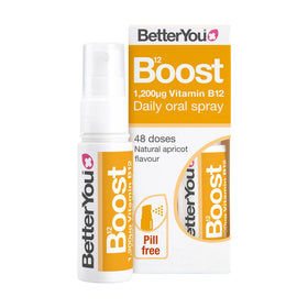 Spray B12 avec une main tenant le produit