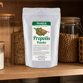 Stakich Poudre de Propolis d'Abeille 95% Pure en usage dans un smoothie