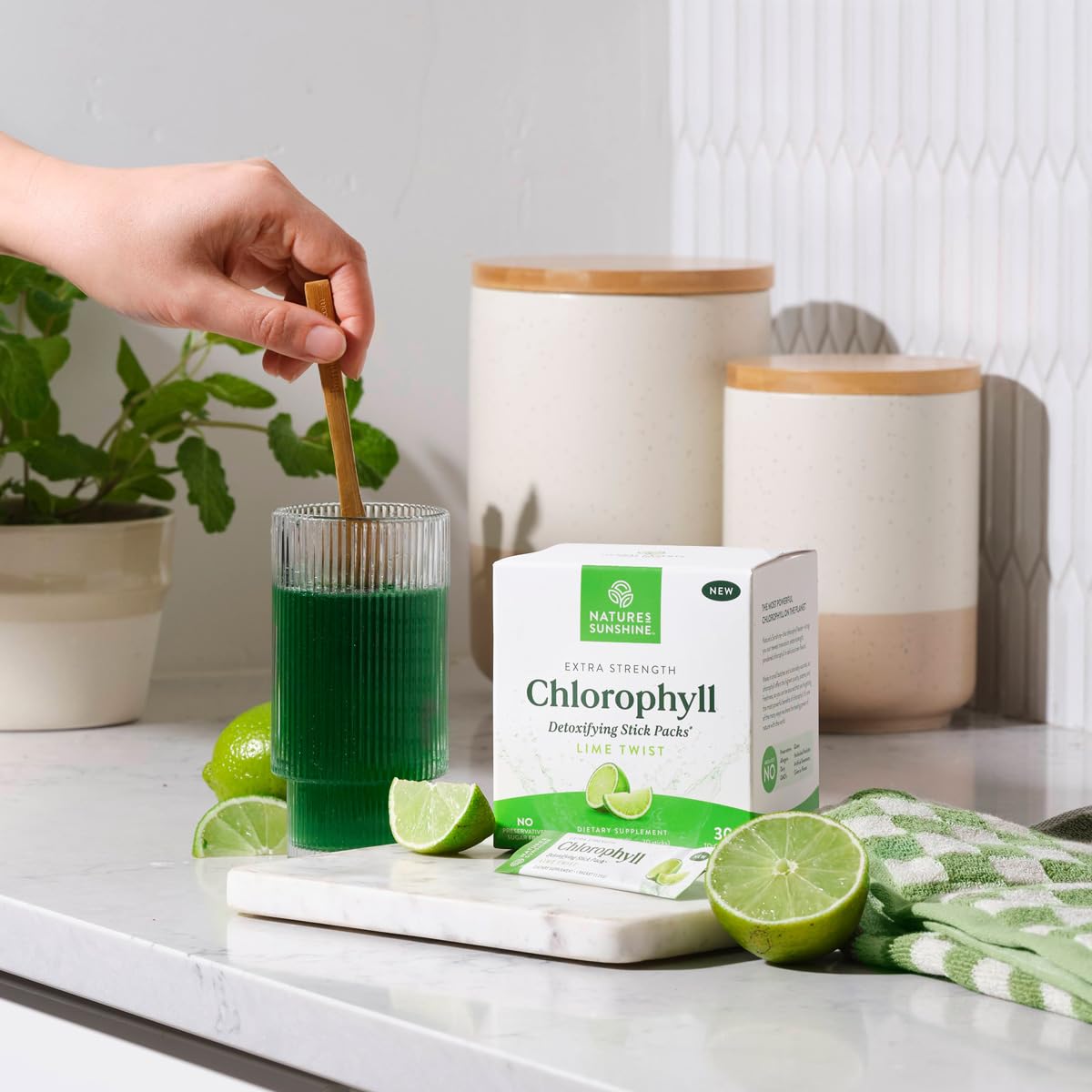 Stick Packs de Chlorophylle Nature's Sunshine en extérieur