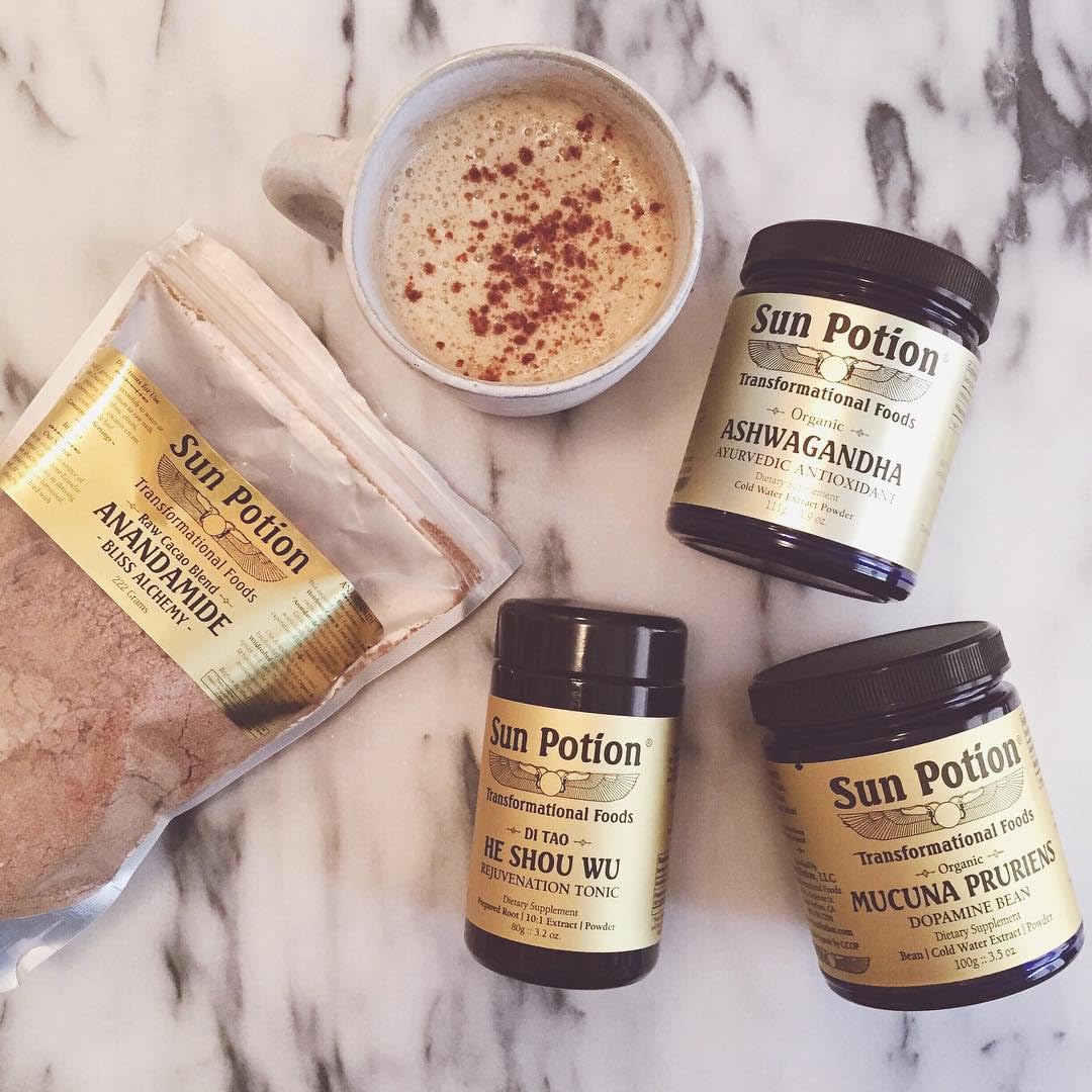 Sun Potion Mélange de Cacao Adaptogène 222g - mélange dans un smoothie