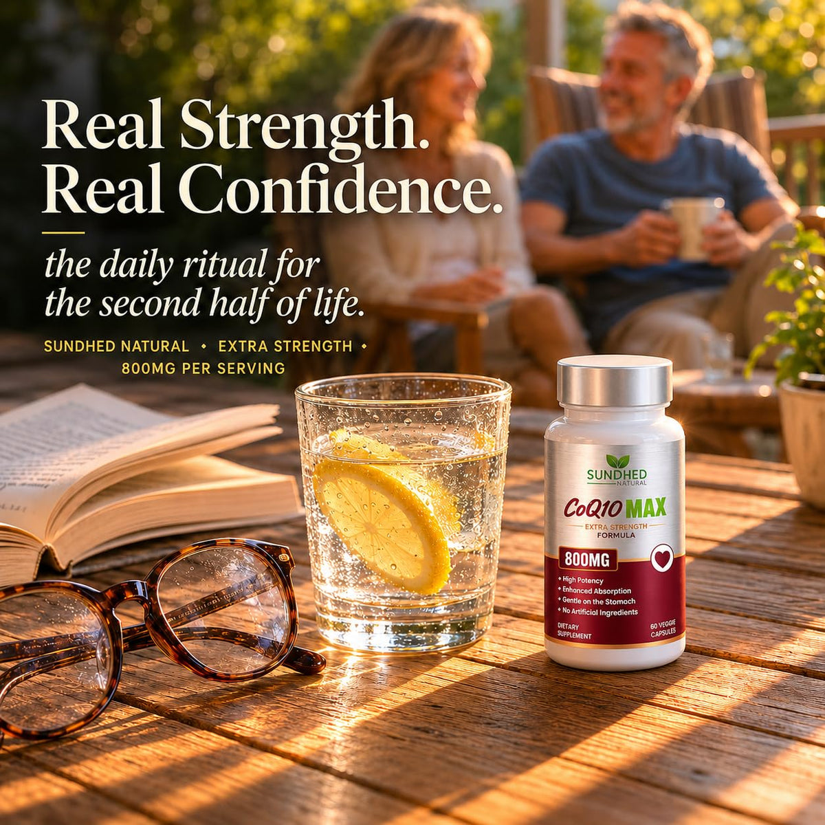 Sundhed Natural CoQ10 800mg avec une main tenant une capsule