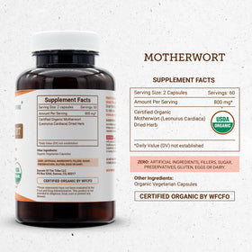 Tablette de Capsules de Mère-Écorce 800 mg en main
