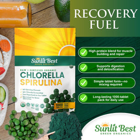 Tablette de Chlorella Spirulina Sunlit Best sur une surface blanche