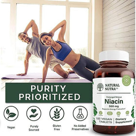 Tablette de niacine B3 Natural Nutra à côté de la bouteille