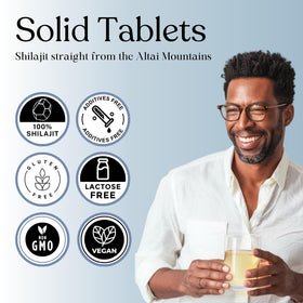 Tablette de Pure Himalayan Shilajit sur une surface blanche