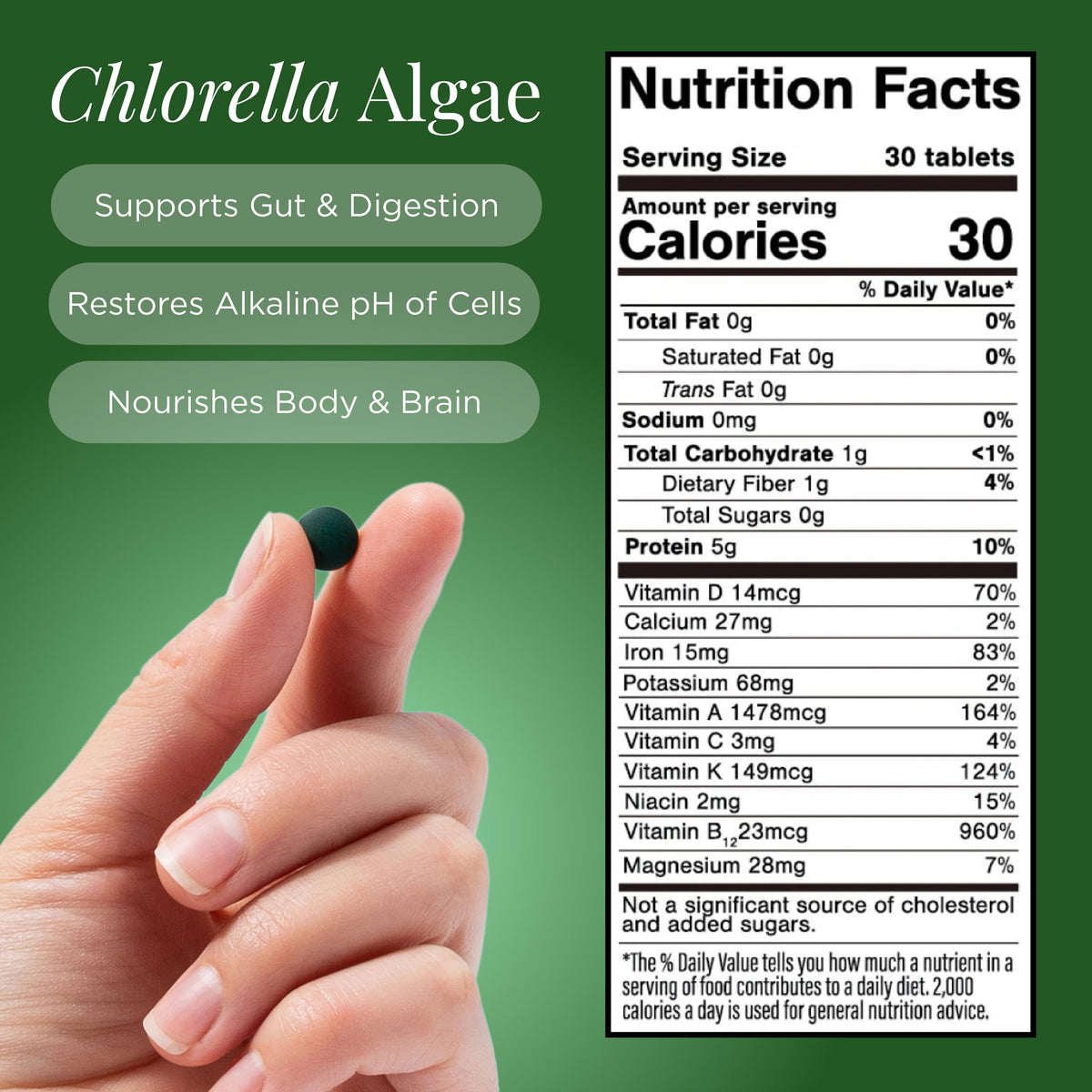 Tablettes de chlorella dans un bol avec une cuillère