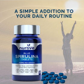 Tablettes de spiruline bleue NURTIVE dans un bol