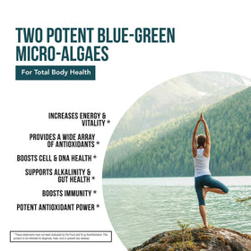 Tablettes de Spiruline et Chlorelle Bio Triquetra Health sur une table