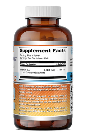 Tablettes de Vitamine B12 Amazing Nutrition avec des éléments naturels en arrière-plan