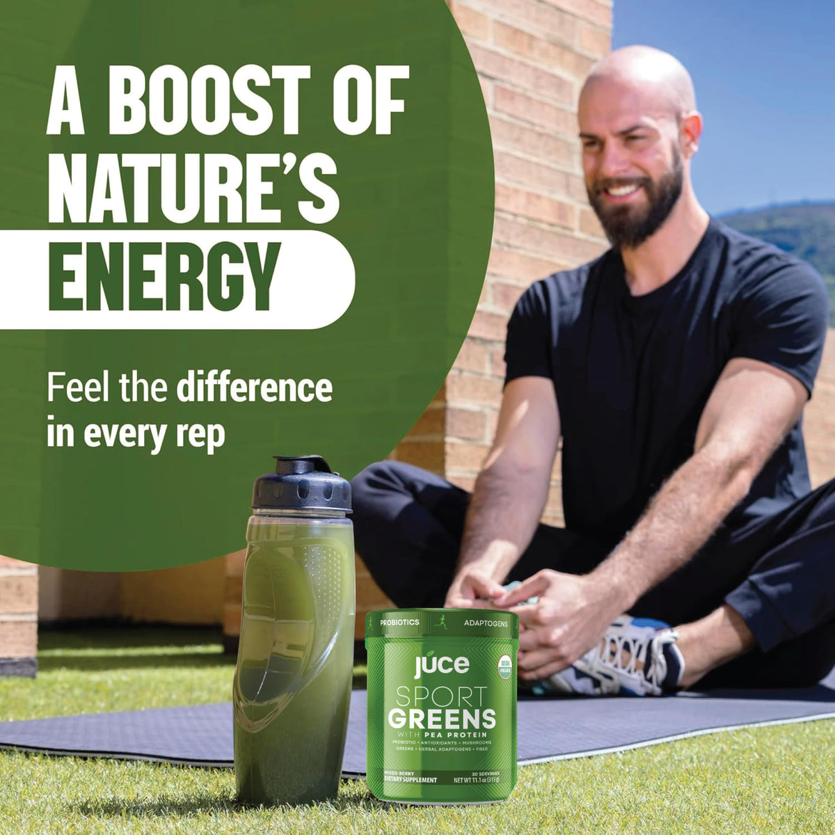 Terra Kai Organics Juce Sports Greens 390g - Berry sur un fond blanc