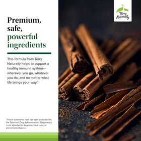 Terry Naturally Bacteril capsules en main