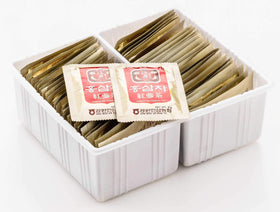 Thé de ginseng rouge infusé dans une tasse