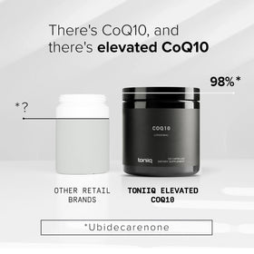 Toniiq CoQ10 400mg Liposomal sur une table avec des accessoires santé