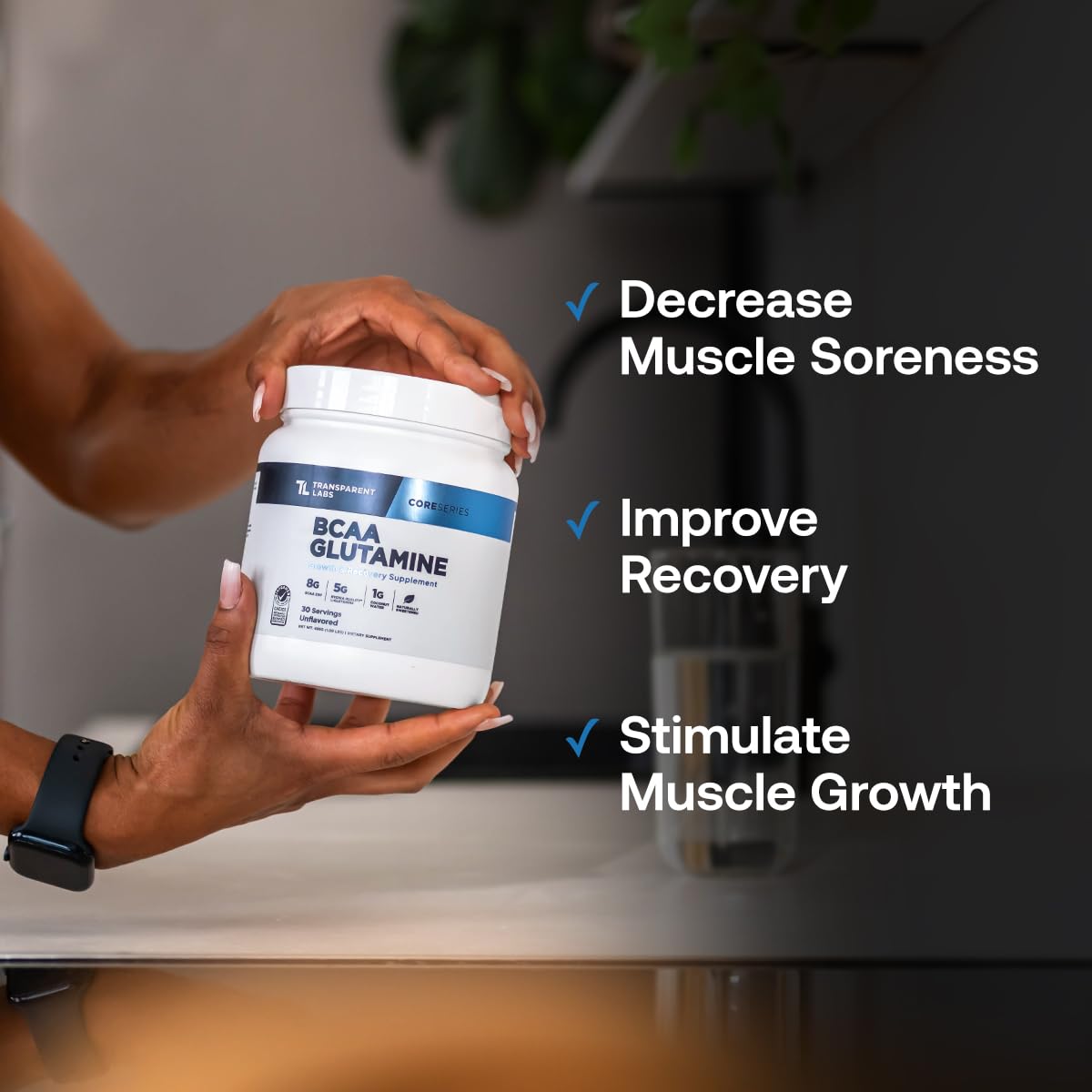 Transparent Labs BCAA Glutamine 8000 mg Tropical Punch en utilisation pendant l'entraînement