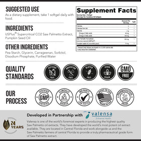 Triquetra Health Extrait de Saw Palmetto gélules à côté d'un verre d'eau