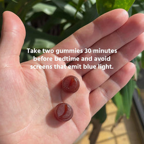 TruHeight Gummy Sommeil gummies avec un verre d'eau