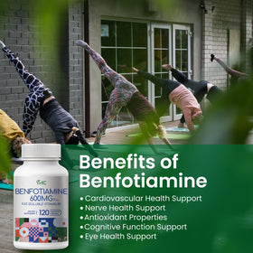 VHC Benfotiamine 600mg avec une main tenant le flacon