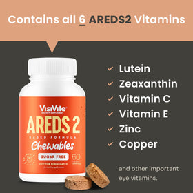 VisiVite AREDS 2 comprimés à mâcher avec une main tenant le produit