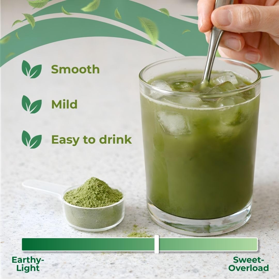 VITAL NUTRITIVE Poudre de Super Greens 40+ Superfoods 381g dans un smoothie