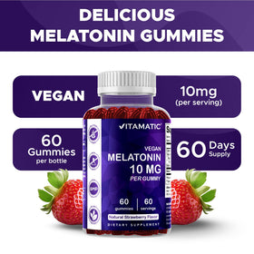 Vitamatic Gélules de Mélatonine 10 mg Vegan Fraise, gummies sur une table