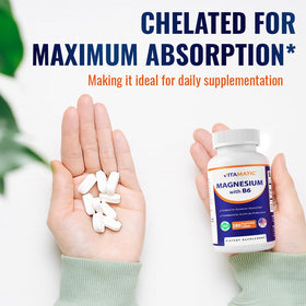 Vitamatic Magnésium B6 sur une table avec des éléments naturels