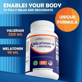 Vitamatic Melatonine 10mg comprimés à côté d'un verre d'eau