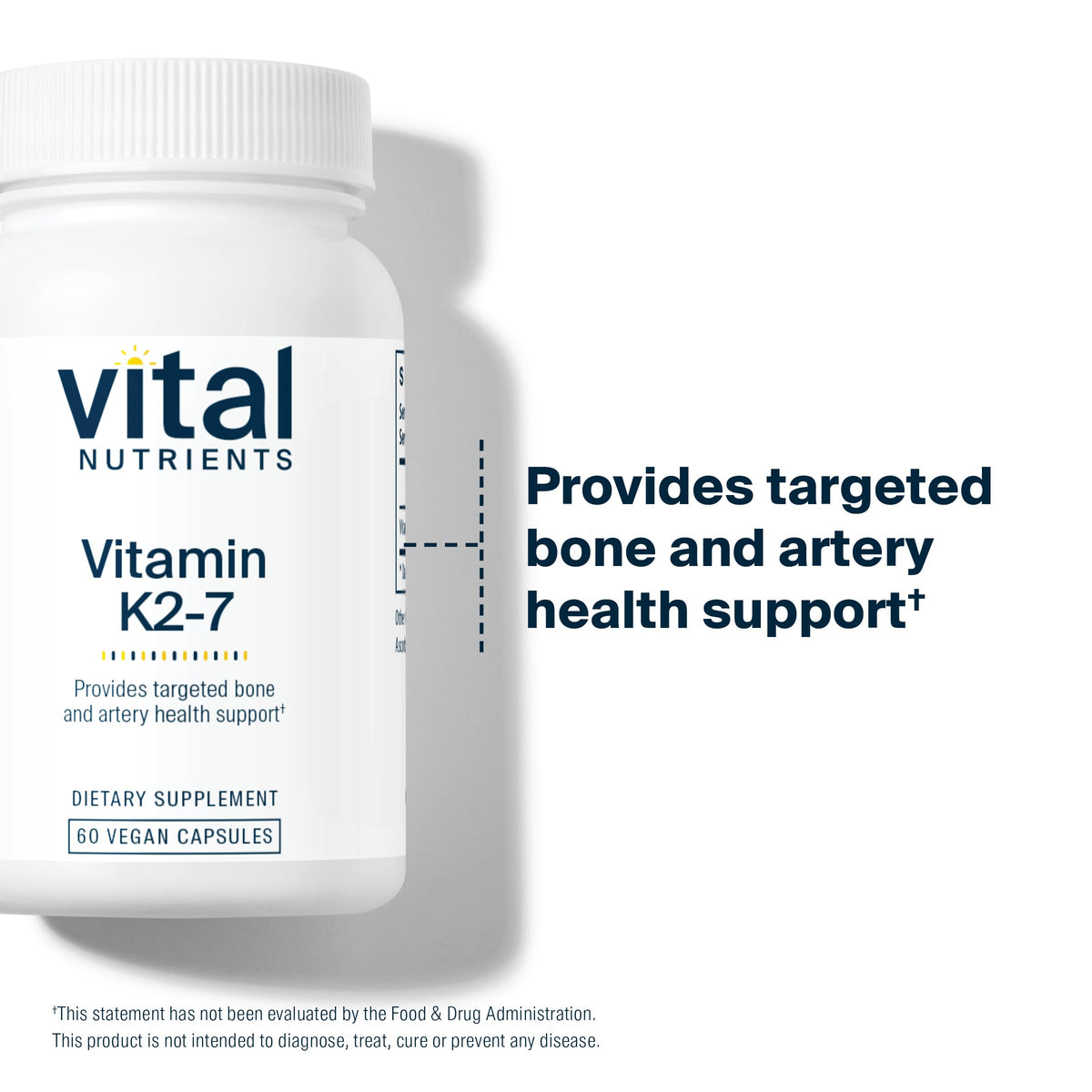 Vitamine K2-7 Vital Nutrients en contexte sur une table avec d'autres suppléments