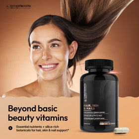 Vitamines Cheveux Peau Ongles CoreStrength 5000 MCG Biotine - modèle prenant le produit