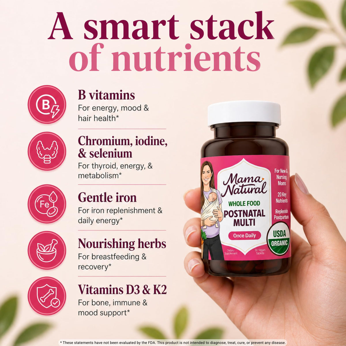 Vitamines postnatales bio Mama Natural capsules sur une table en bois