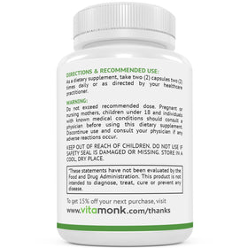 VitaMonk gélules de Matcha Bio sur une table en bois