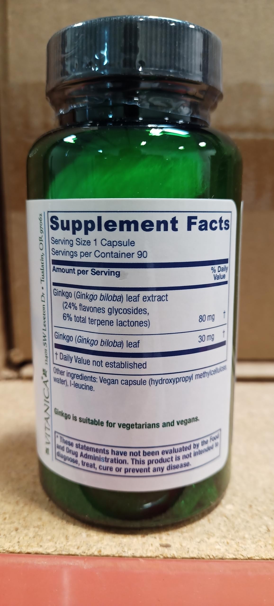 Vitanica Ginkgo Biloba, emballage sur une table