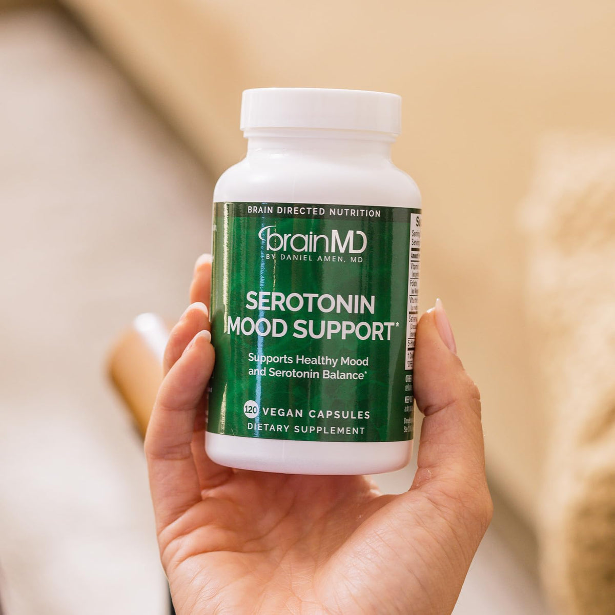 Vue arrière du flacon BrainMD avec informations nutritionnelles